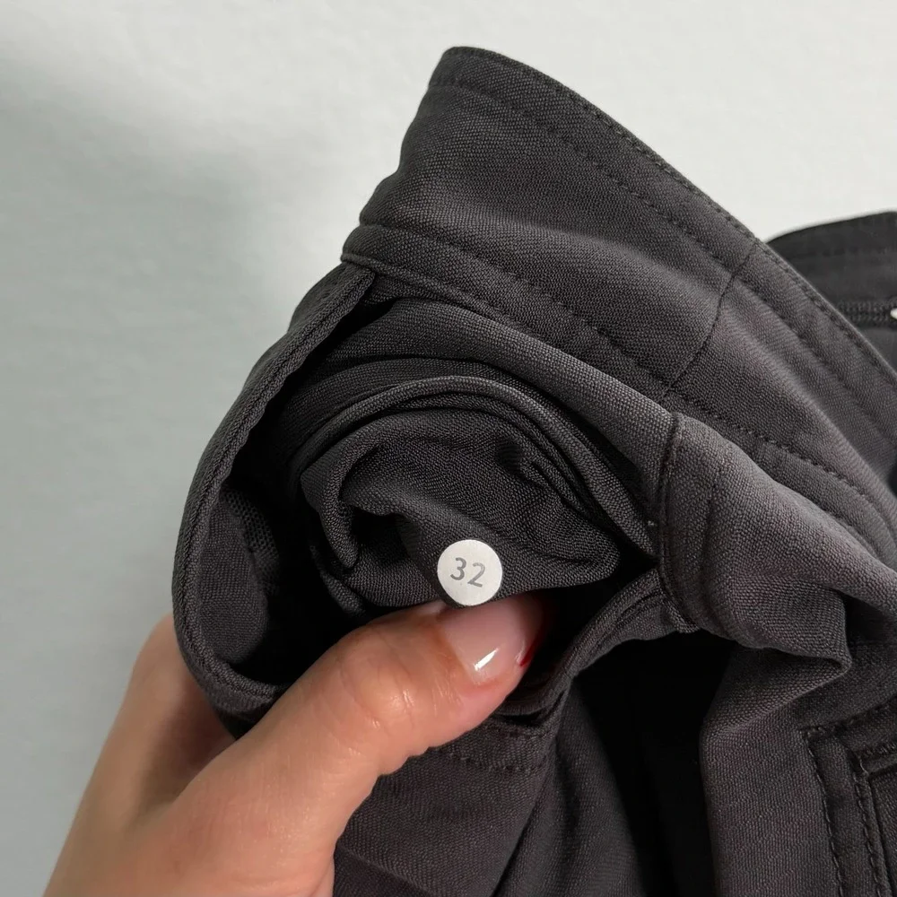 Lululemon Athletica Charcoal Gray Kahuna Performance Shorts Men's Size‎ 32